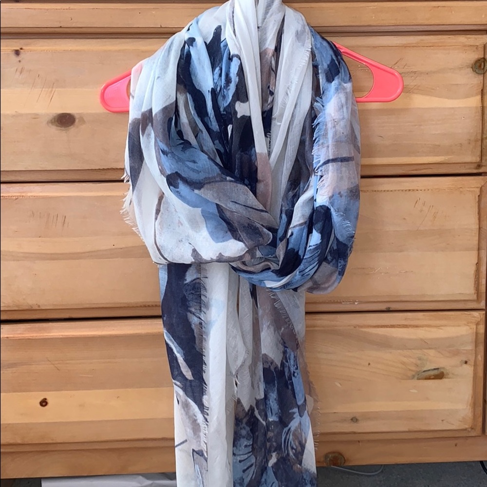 Cream, blue, and purple/gray colored scarf